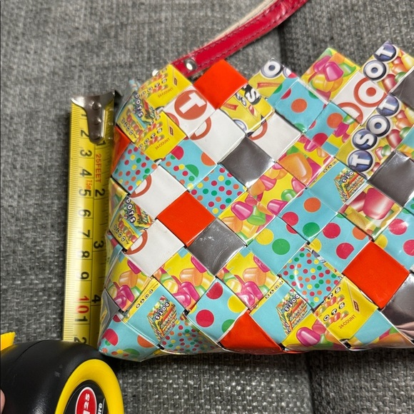 Candy Wrapper - Woven Clutch / Purse - Multicolor RECYCLED Paper Handmade - Picture 8 of 8